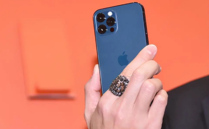 乐东苹果手机维修分享iPhone12系列重启方法教程 